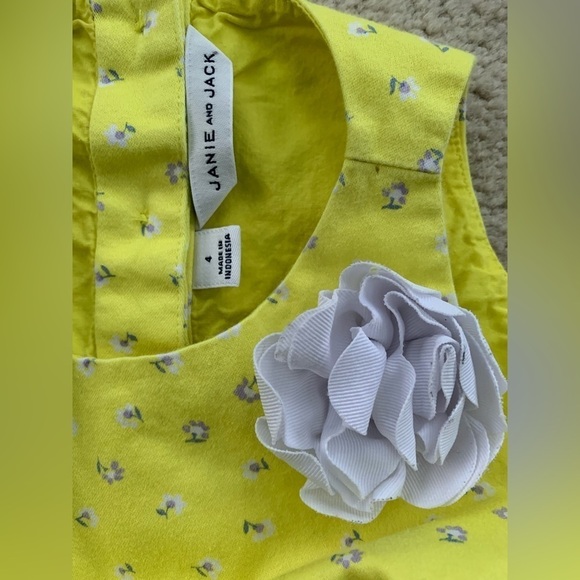 Janie and Jack Size 4 Yellow Sleeveless Floral Peplum Top - Picture 3 of 5
